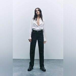 (SOLD)ZARA STRAIGHT CUT MID RISE RHINESTONE JEANS ZW COLLECTION